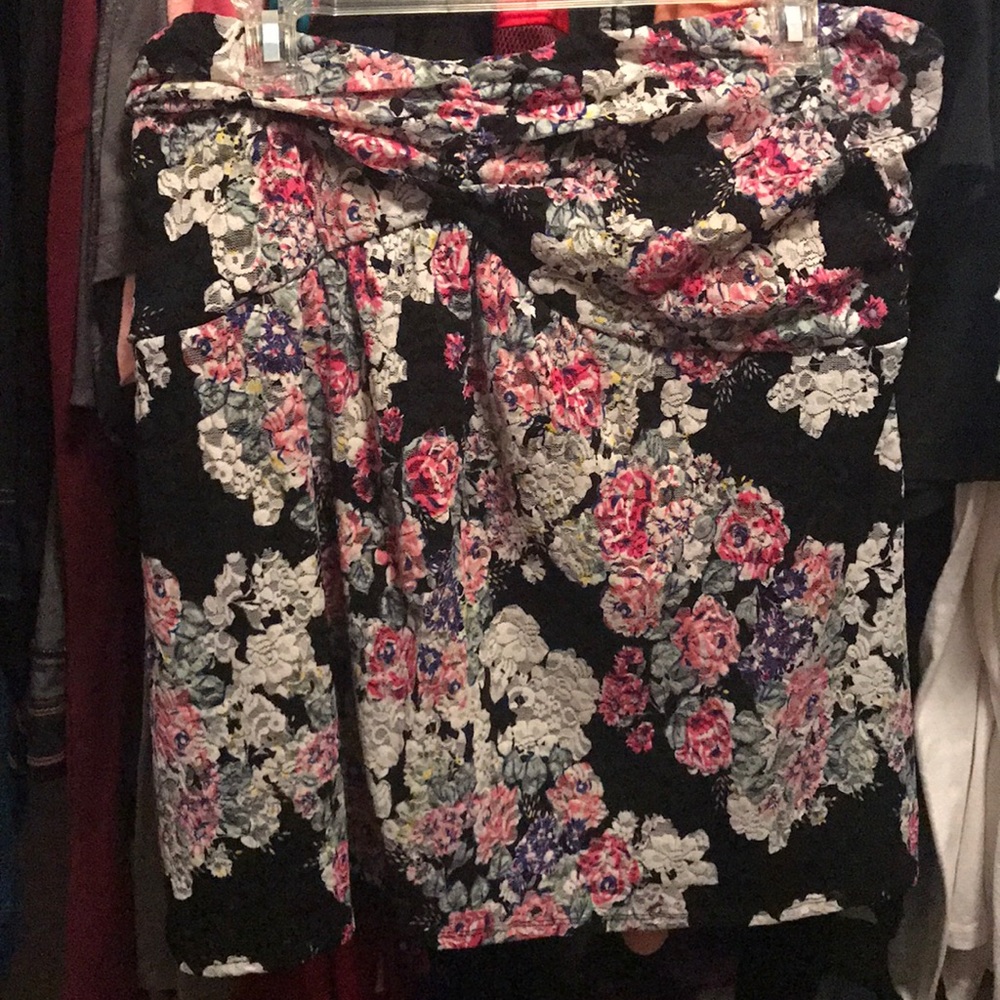 Crop top very cute worn only once from torrid